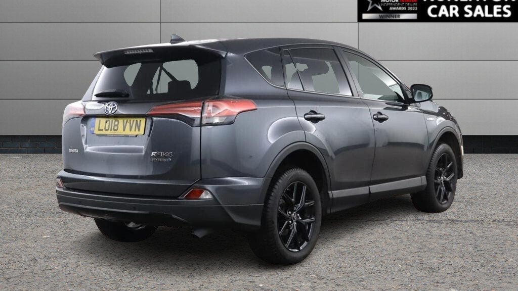 Used Toyota RAV4 2018 for sale - 77263693: Photo 3