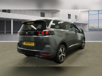 Used Peugeot 5008 2019 for sale - 76985922: Photo