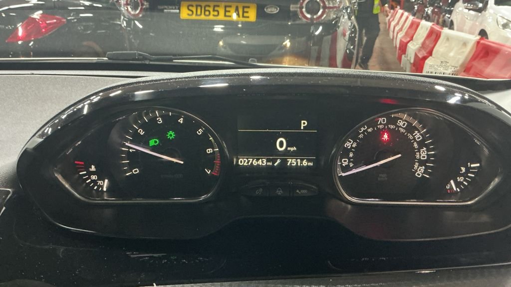 Used Peugeot 2008 2019 for sale - 76610242: Photo 10