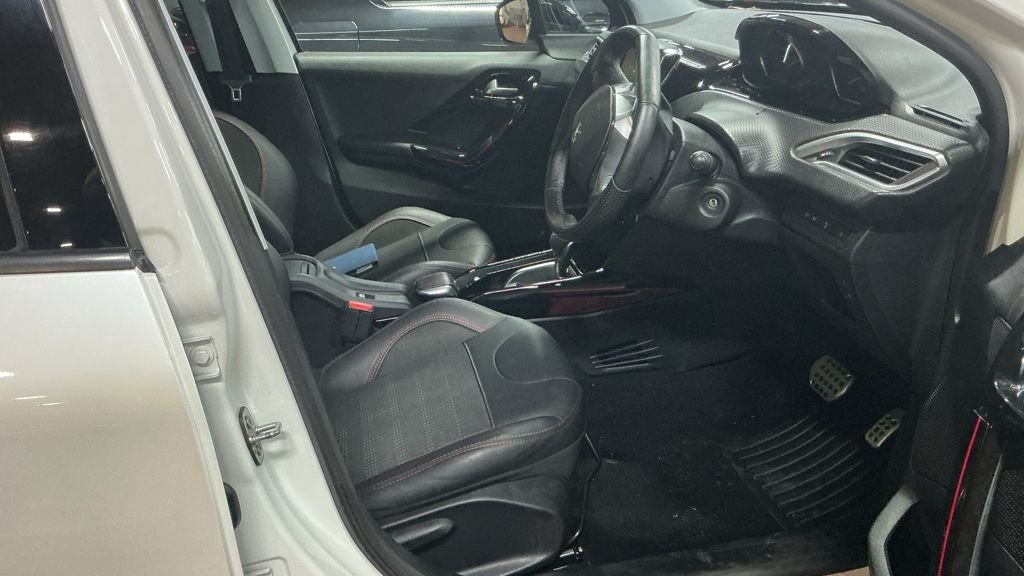 Used Peugeot 2008 2019 for sale - 76610242: Photo 9