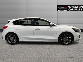 Used Ford Focus 2021 for sale - 76092497: Photo 2