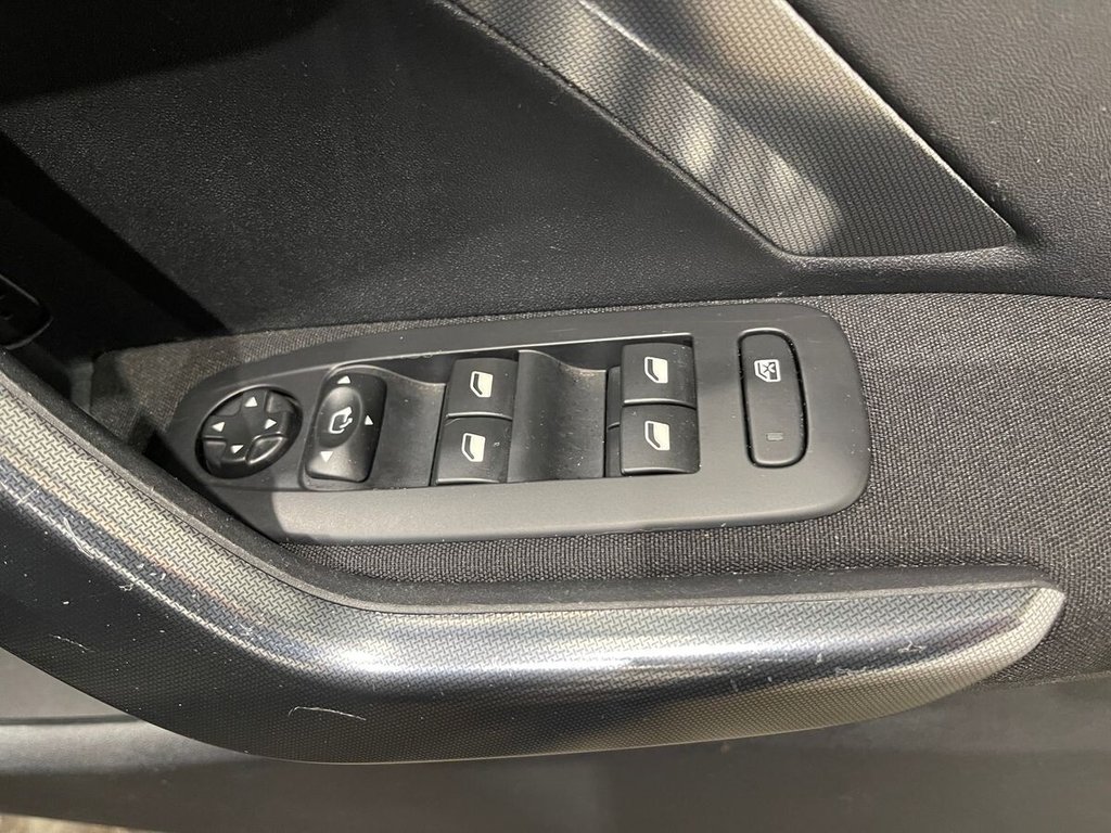 Used Peugeot 2008 2016 for sale - 76417352: Photo 18