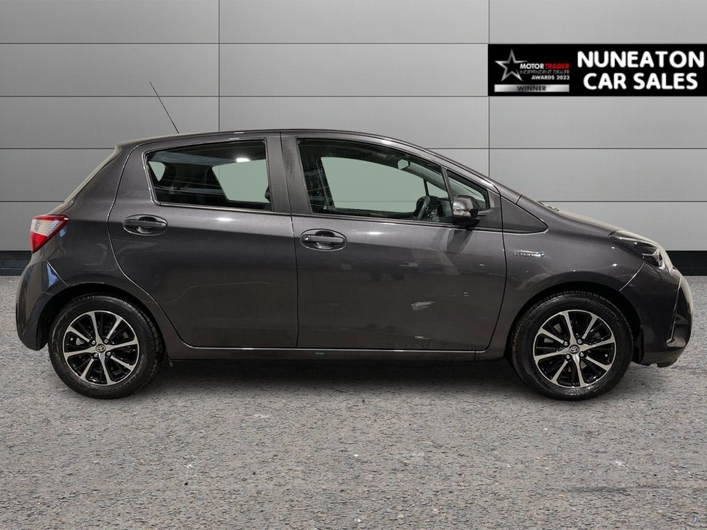 Used Toyota Yaris 2019 for sale - 76223521: Photo 2