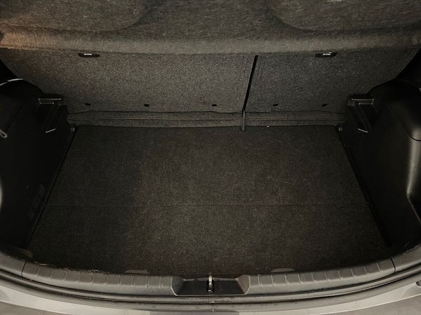 Used Toyota Yaris 2019 for sale - 76223521: Photo 28