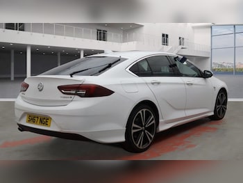 Used Vauxhall Insignia 2017 for sale - 76535963: Photo