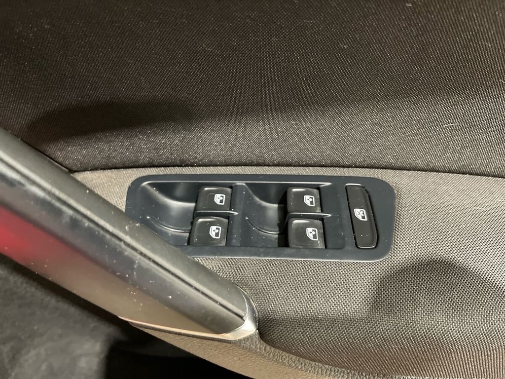 Used Volkswagen Golf 2017 for sale - 78095849: Photo 16