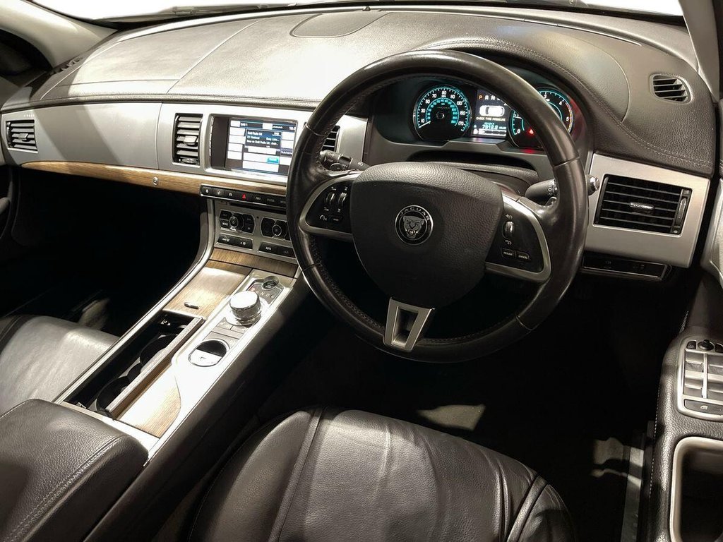 Used Jaguar XF 2015 for sale - 77534315: Photo 9