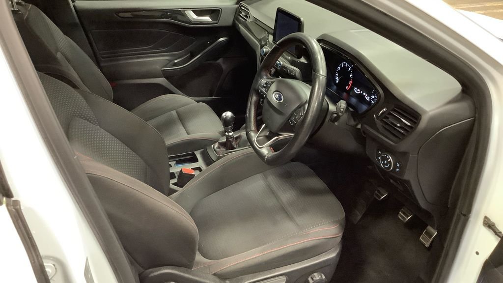 Used Ford Focus 2019 for sale - 76570305: Photo 9