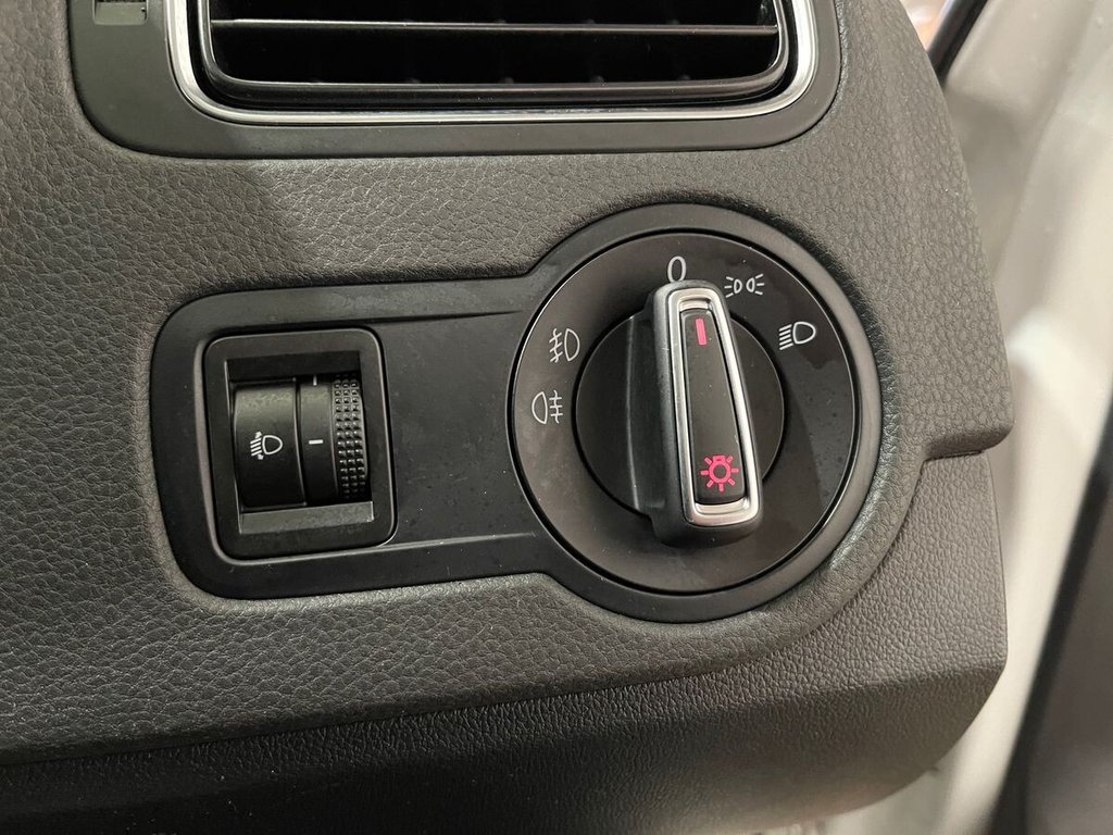 Used Volkswagen Polo 2016 for sale - 77533877: Photo 32