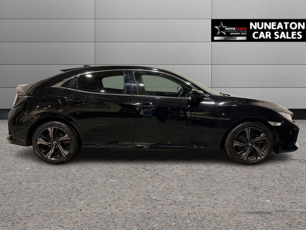 Used Honda Civic 2019 for sale - 76698416: Photo 2