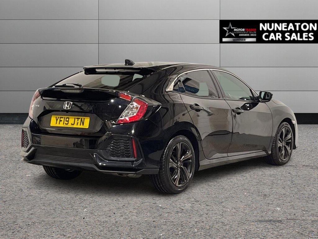 Used Honda Civic 2019 for sale - 76698416: Photo 3