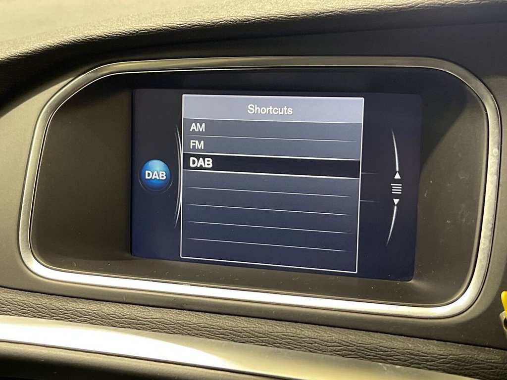 Used Volvo V40 2018 for sale - 78074152: Photo 11