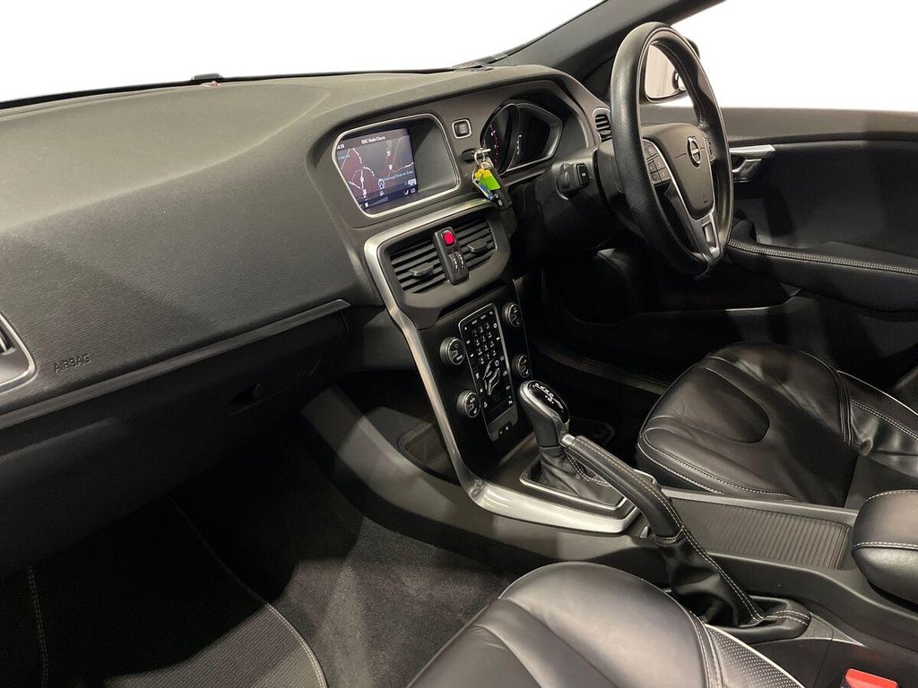 Used Volvo V40 2018 for sale - 78074152: Photo 14