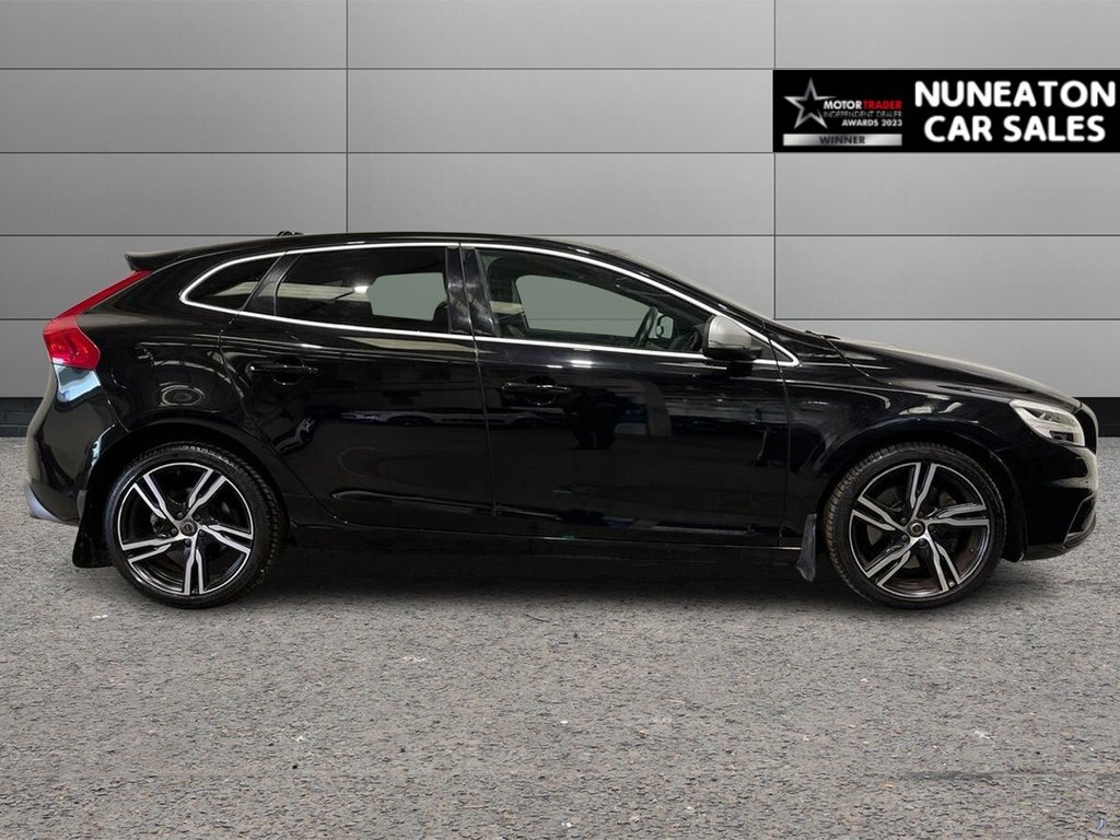 Used Volvo V40 2018 for sale - 78074152: Photo 2