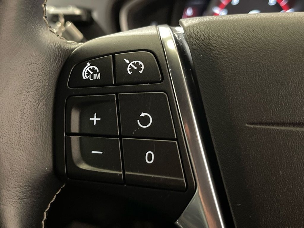 Used Volvo V40 2018 for sale - 78074152: Photo 24