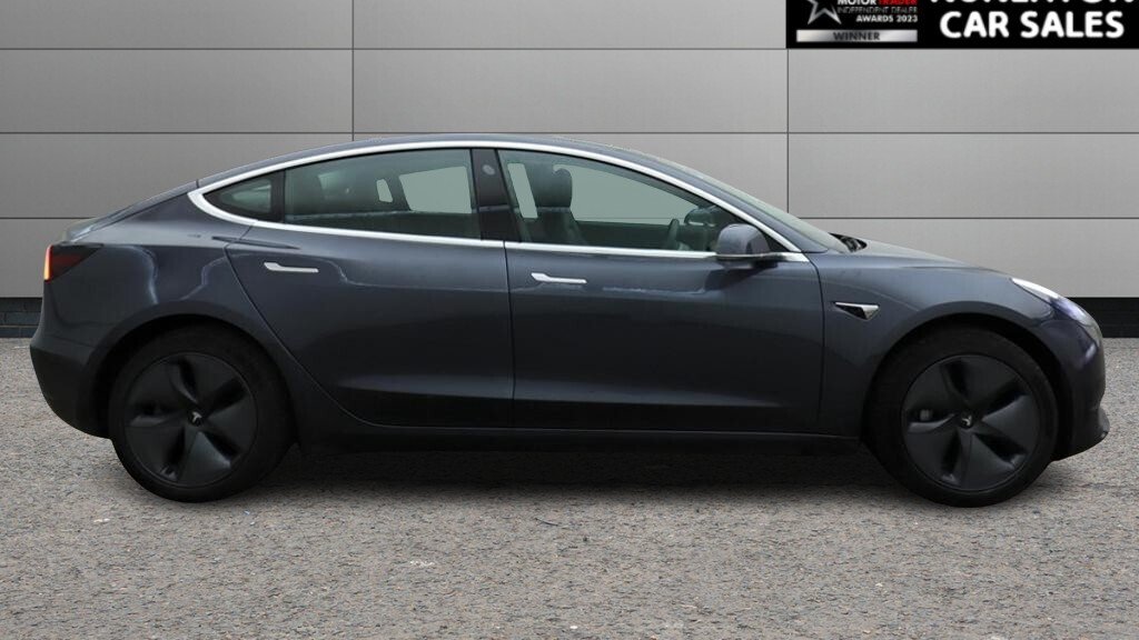 Used Tesla Model 3 2019 for sale - 77356573: Photo 2