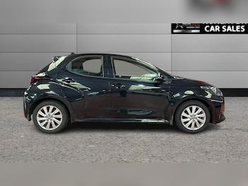 Used Toyota Yaris 2021 for sale - 78533721: Photo