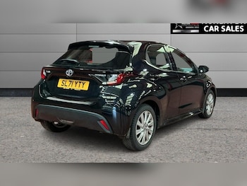 Used Toyota Yaris 2021 for sale - 78533721: Photo