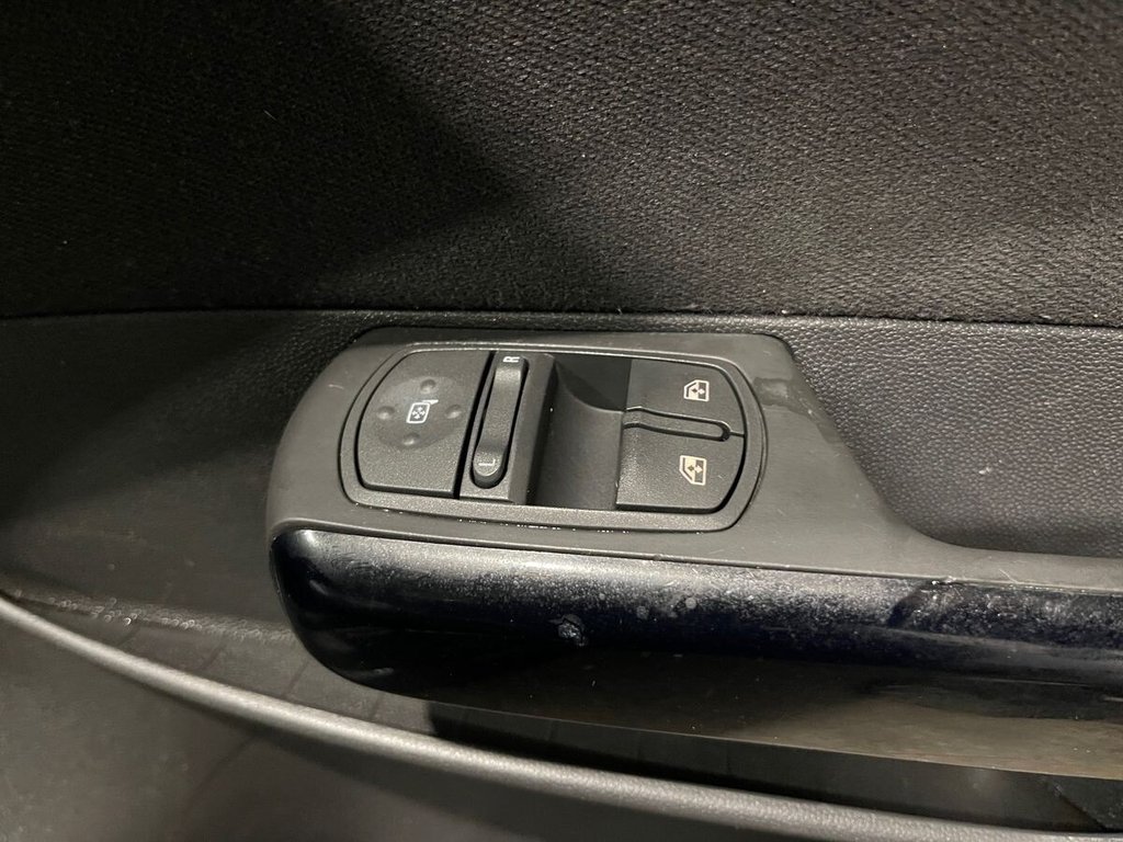 Used Vauxhall Corsa 2014 for sale - 76406229: Photo 16