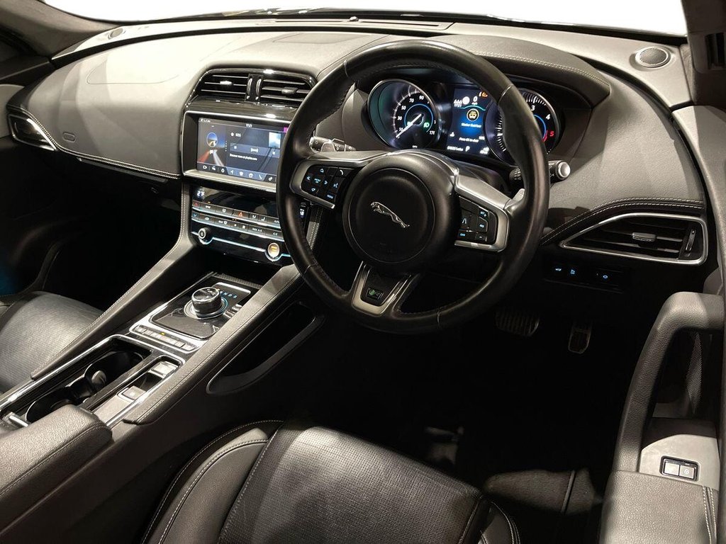 Used Jaguar F-Pace 2019 for sale - 77621162: Photo 9