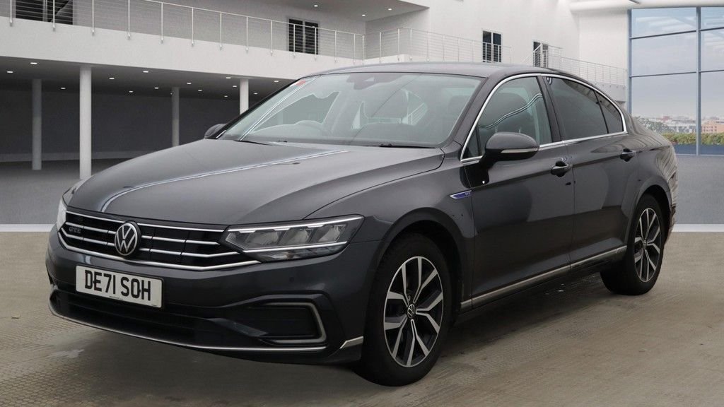 Used Volkswagen Passat 2021 for sale - 76768560: Photo 2