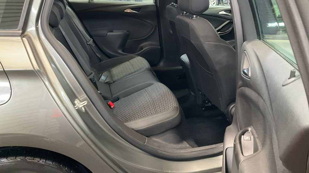 Used Vauxhall Astra 2018 for sale - 76962529: Photo 8