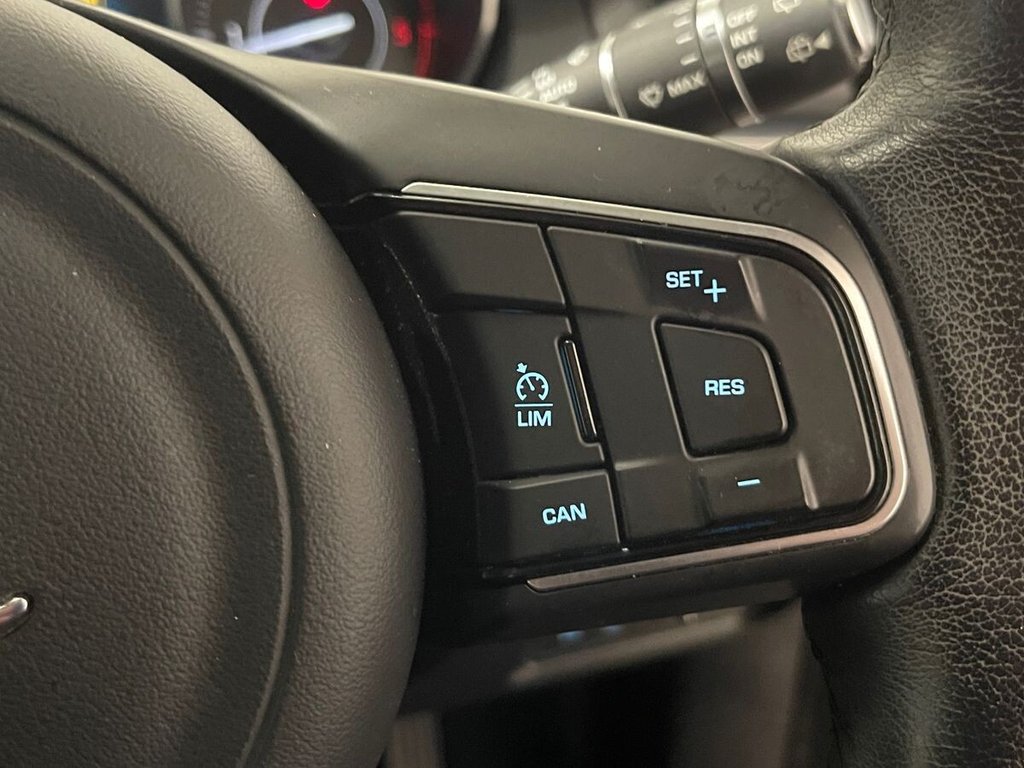 Used Jaguar E-Pace 2018 for sale - 76395927: Photo 21