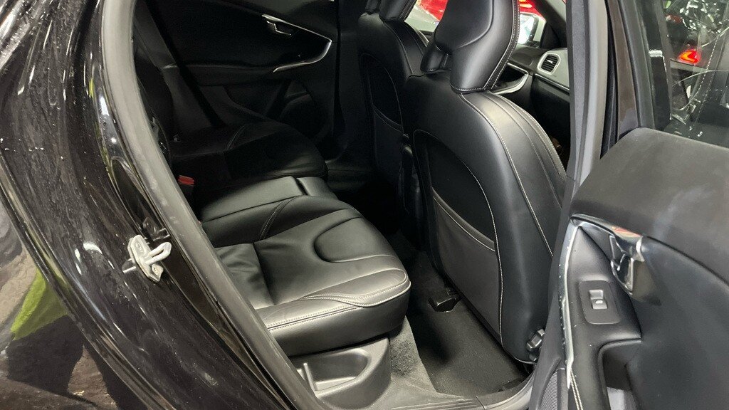 Used Volvo V40 2018 for sale - 77910979: Photo 14