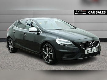 Used Volvo V40 2018 for sale - 77910979: Photo