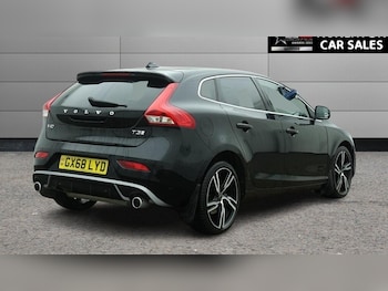 Used Volvo V40 2018 for sale - 77910979: Photo