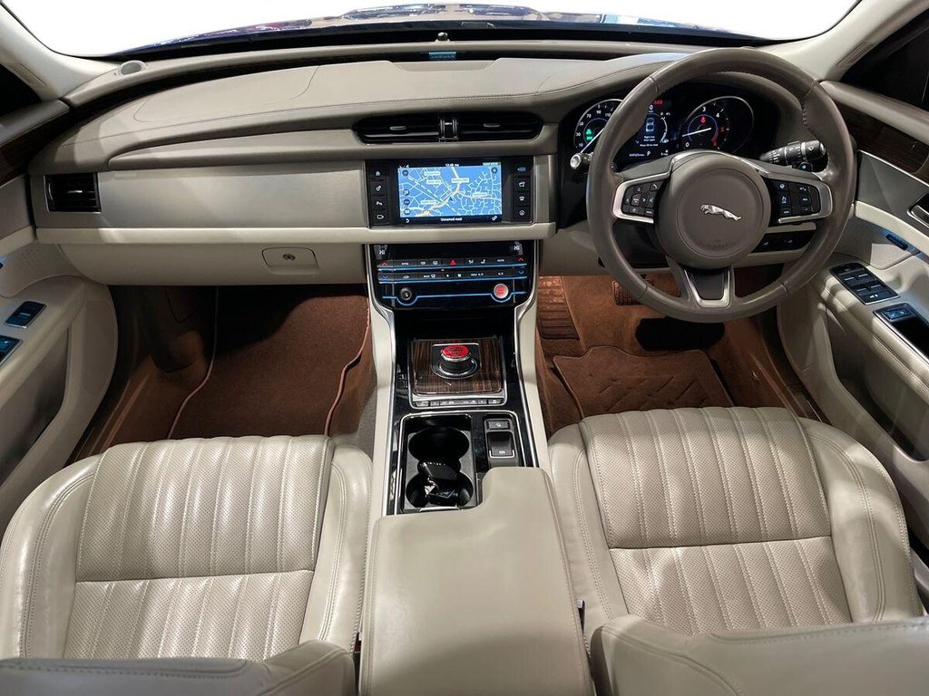 Used Jaguar XF 2018 for sale - 77572078: Photo 10