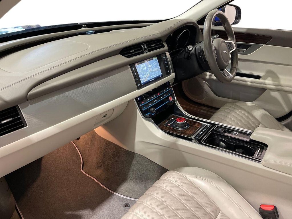 Used Jaguar XF 2018 for sale - 77572078: Photo 14
