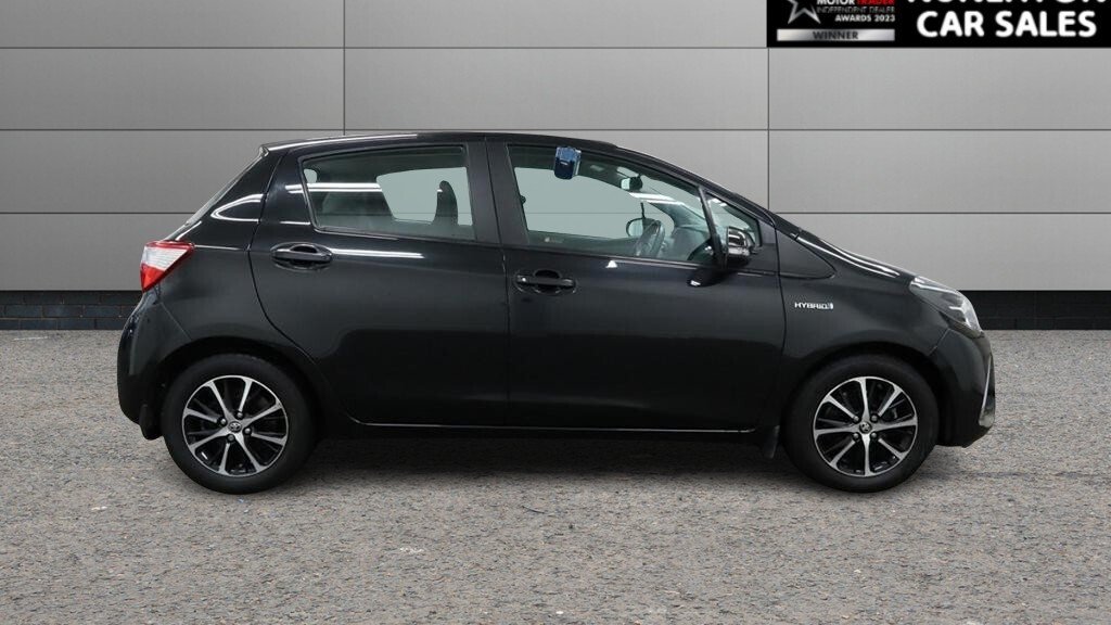 Used Toyota Yaris 2019 for sale - 77910981: Photo 2