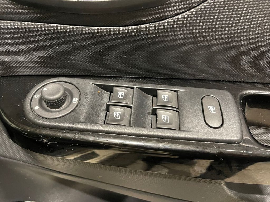 Used Renault Captur 2014 for sale - 76962375: Photo 18