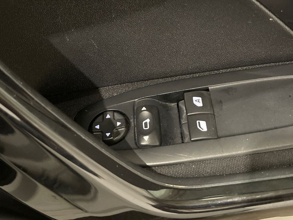 Used Peugeot 208 2015 for sale - 77849637: Photo 17