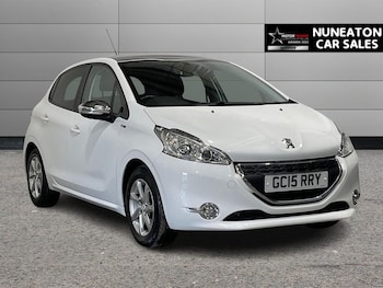 Used Peugeot 208 2015 for sale - 77849637: Photo