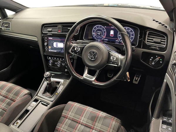 Used Volkswagen Golf 2018 for sale - 76105874: Photo 9
