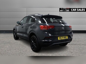 Used Volkswagen T-Roc 2022 for sale - 77557579: Photo