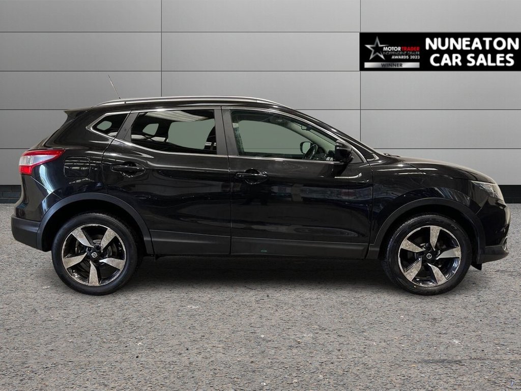 Used Nissan Qashqai 2016 for sale - 76570412: Photo 2