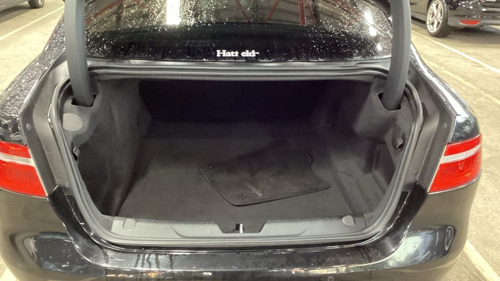 Used Jaguar XE 2019 for sale - 77140097: Photo 7