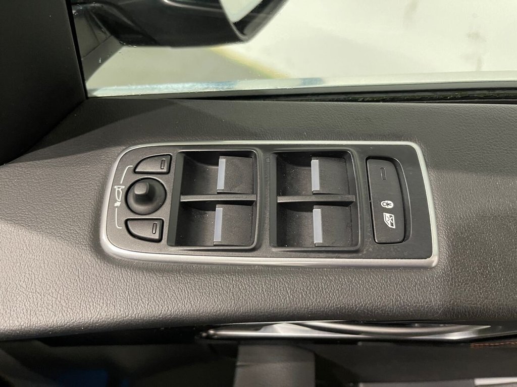 Used Jaguar F-Pace 2018 for sale - 77288394: Photo 18