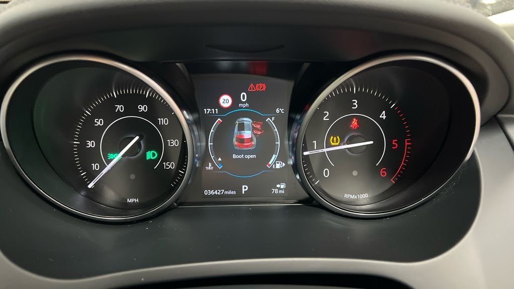 Used Jaguar E-Pace 2018 for sale - 76950553: Photo 10