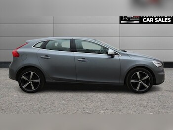 Used Volvo V40 2017 for sale - 78418486: Photo