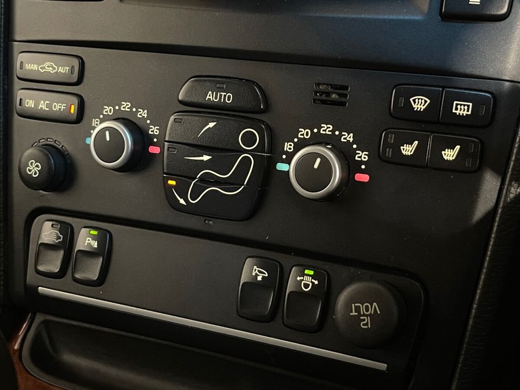 Used Volvo XC90 2012 for sale - 77037777: Photo 17