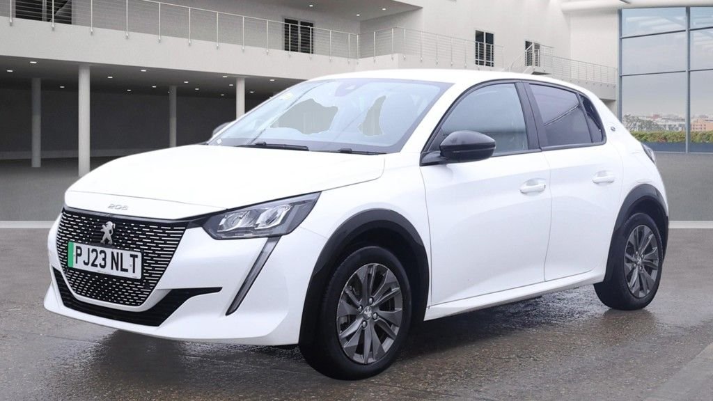 Used Peugeot 208 2023 for sale - 76966181: Photo 2