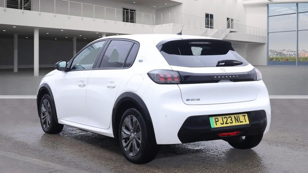 Used Peugeot 208 2023 for sale - 76966181: Photo 3