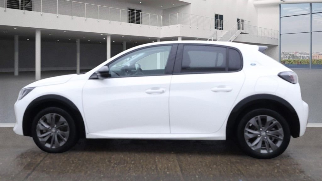 Used Peugeot 208 2023 for sale - 76966181: Photo 6