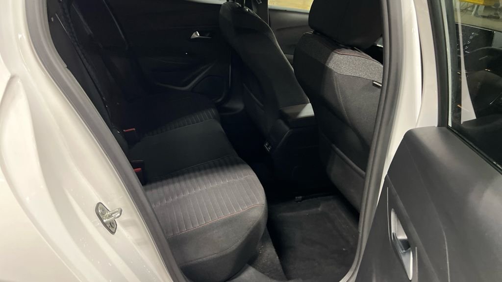 Used Peugeot 208 2023 for sale - 76966181: Photo 8