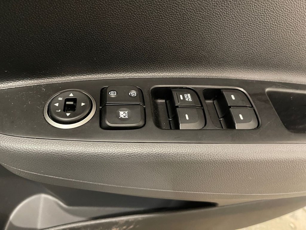 Used Hyundai i10 2018 for sale - 76106067: Photo 13