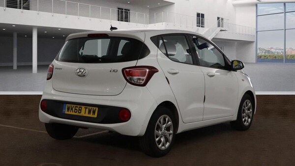 Used Hyundai i10 2018 for sale - 76106067: Photo 4